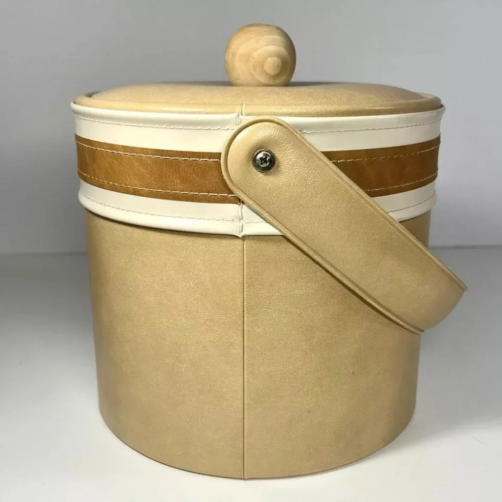 Vintage Georges Briard MCM Ice Bucket Tan Brown‎ Faux Leather Wood Knob Handle